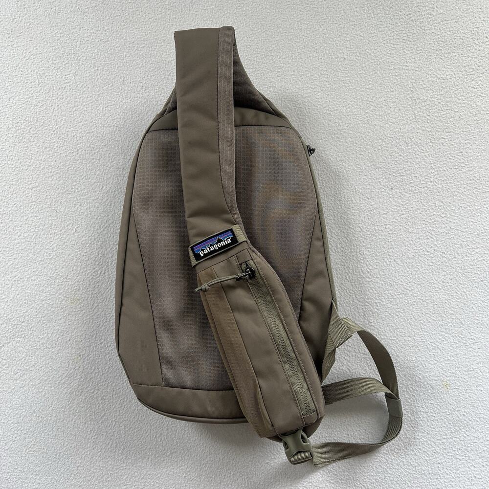 NWT Patagonia Splashing Seas Wing Grey SPWI Print Atom Sling 8L Bag 48262 - Picture 6 of 11